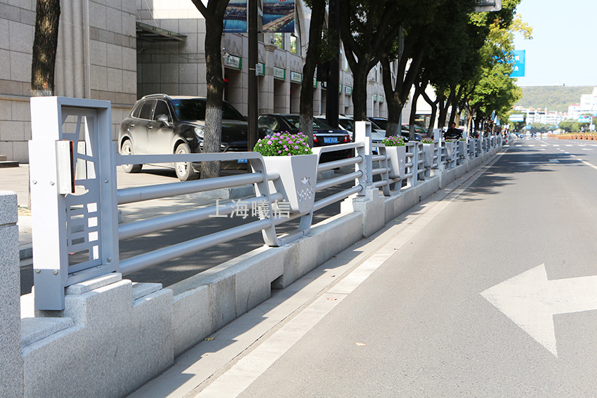 水鄉(xiāng)風情不銹鋼花箱